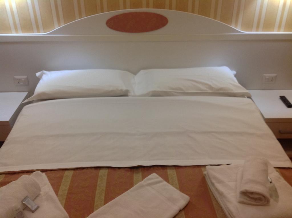 Rome Palace Room photo