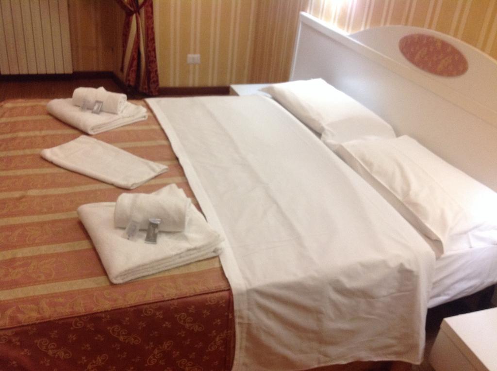 Rome Palace Room photo